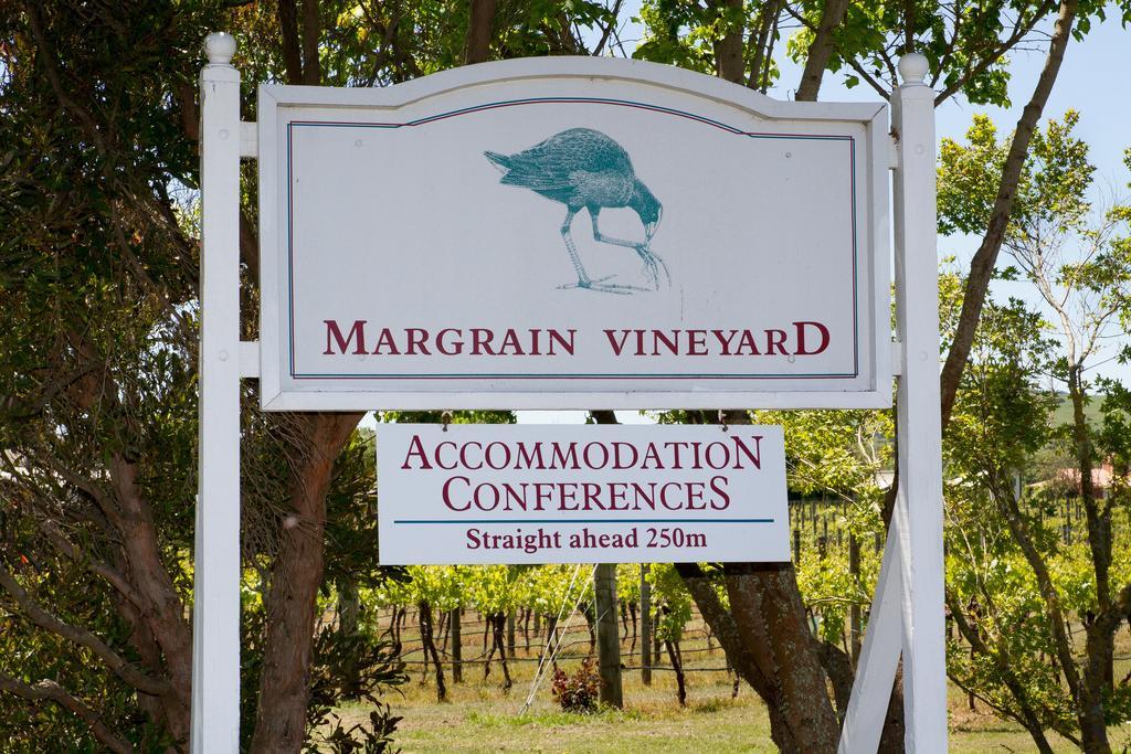 Margrain Vineyard Villas Martinborough Exteriör bild