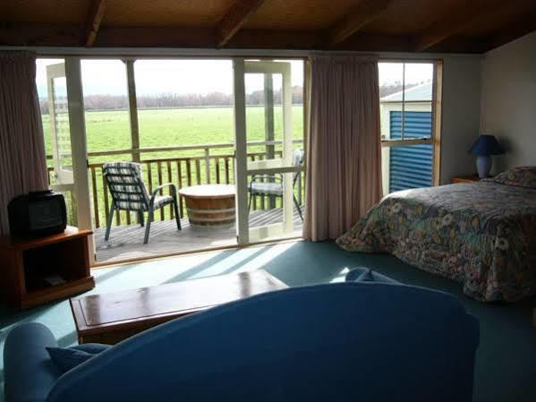 Margrain Vineyard Villas Martinborough Exteriör bild